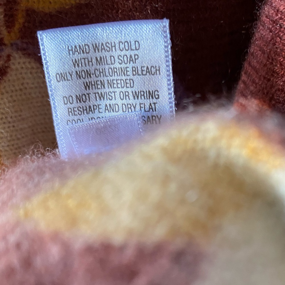 Garnet Hill Cashmere V Neck Sweater in Rich Fall Colors Size Medium - Picture 8 of 8